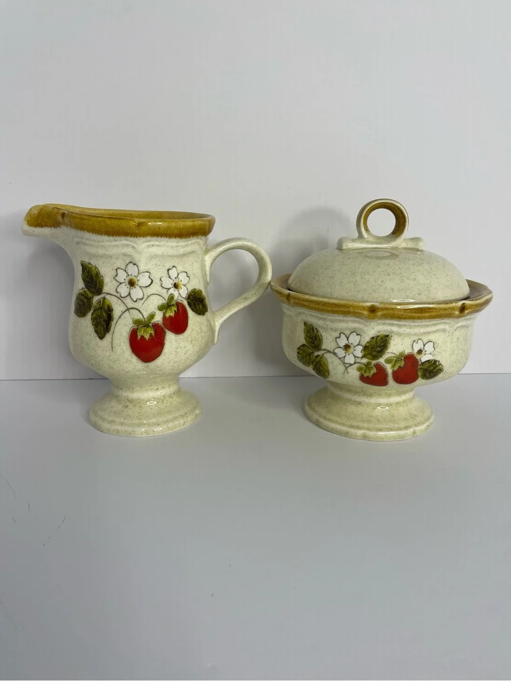 VTG Mikasa Strawberry Festival Creamer and Sugar Bowl Set EB 801 Excellent